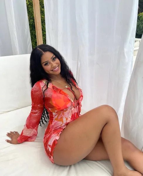 Olivia 1 — 3