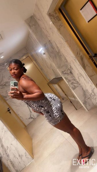 Diana, escort in Cocody, Côte d'Ivoire (photo 2)